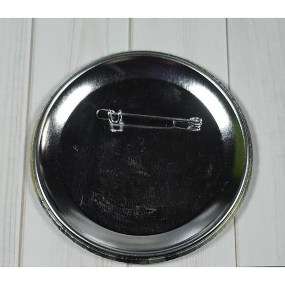 Call of Duty Infinite Warfare Button Pin for Hat, Lapel, Jacket or Backpack - Picture 2 of 3